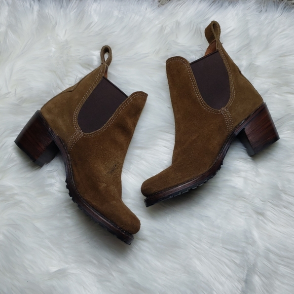 Frye Shoes - New Frye Sabrina suede Chelsea boots